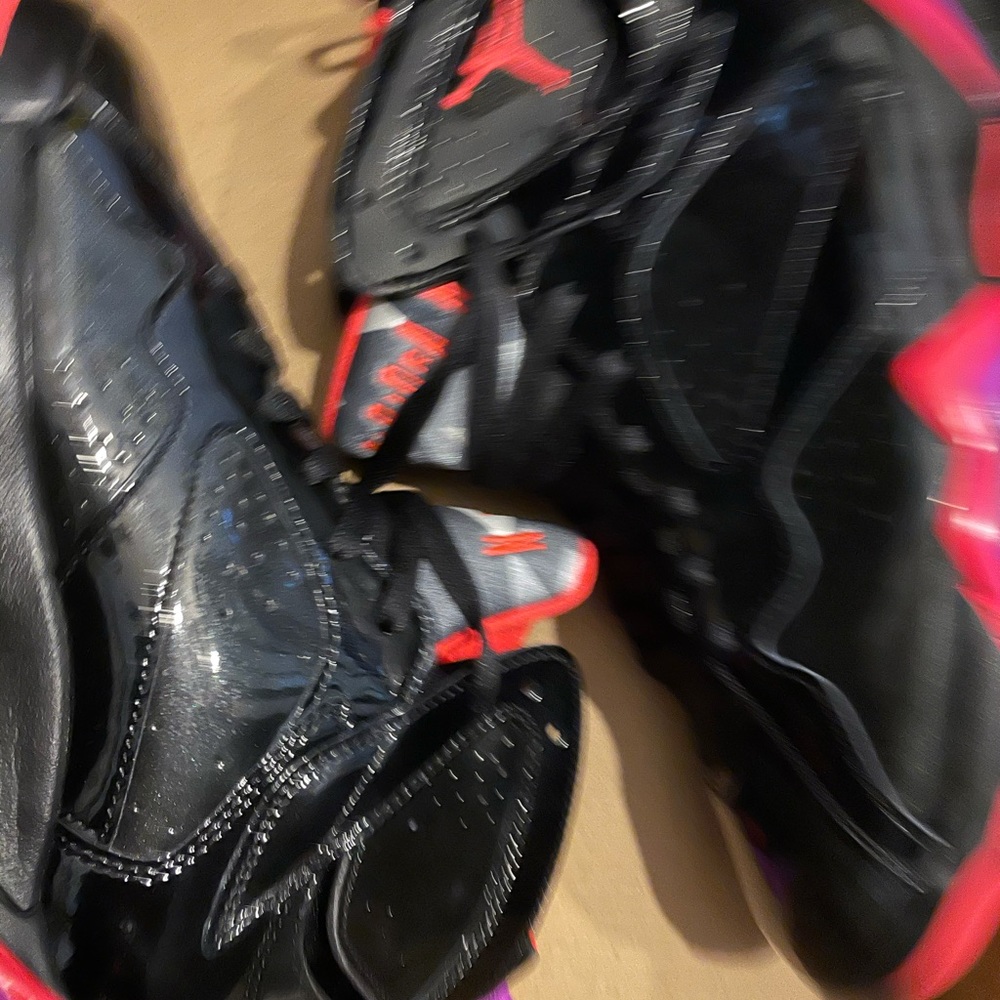 I’m selling Jordan sneakers.
